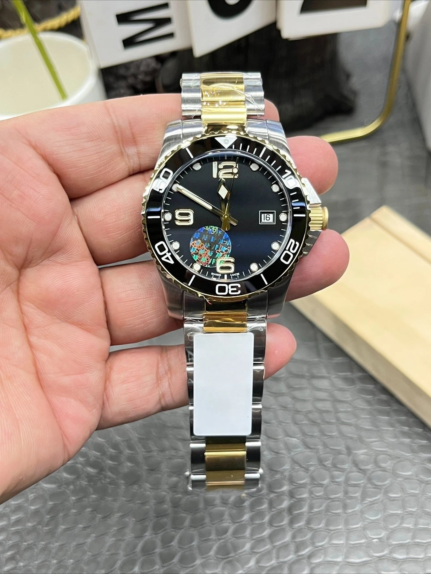 2026 New An Elegant Men's Watch with A Silver Dial and Moon Phase Display Suitable for Various Occasions